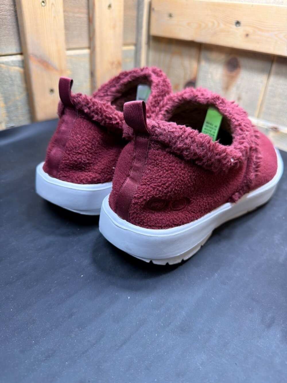 OOFOS Womens 9 EU 40 Burgundy Red Fleece Slip On Recovery Shoes Comfort Loafers - Picture 6 of 9